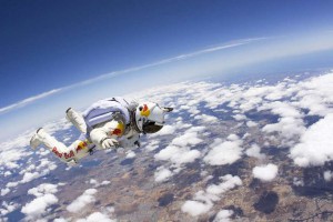 Felix Baumgartner 930 scalewidth 630 300x200 Félix Baumgartner a t il atteint la vitesse du son ?
